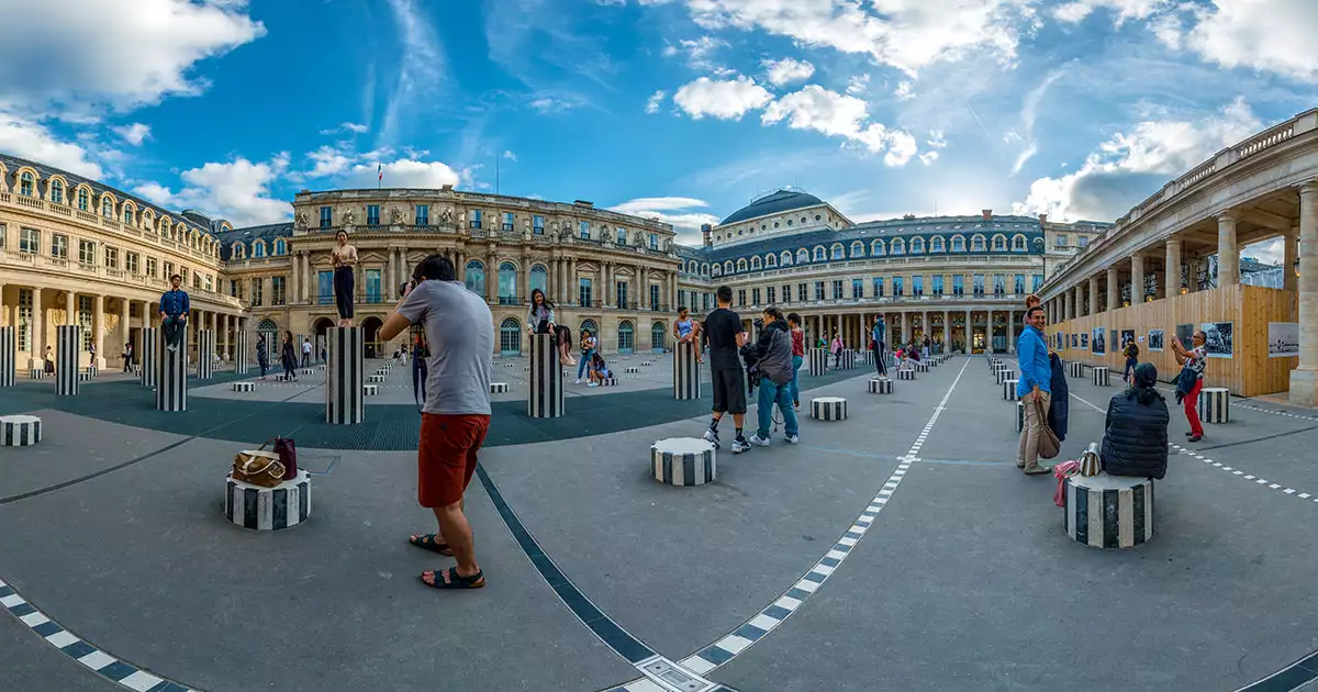 Colonnes de Buren